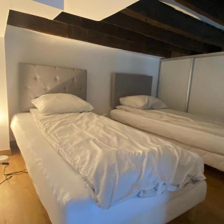 Studio duplex avec spa et cour privée Bonnelles Extérieur photo