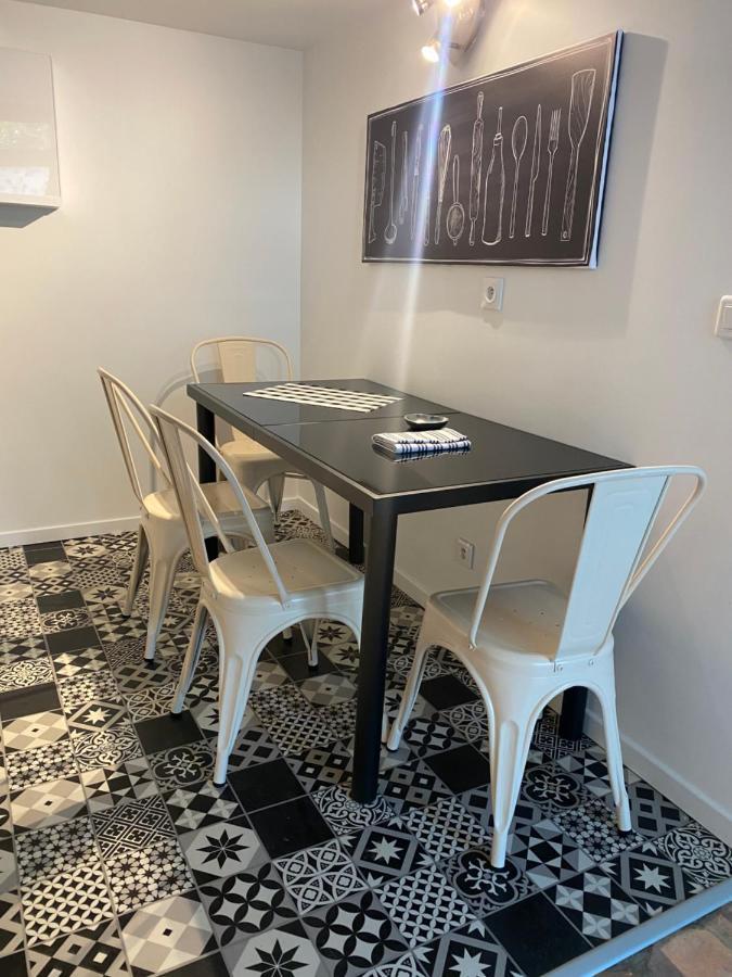 Studio duplex avec spa et cour privée Bonnelles Extérieur photo